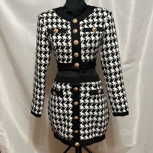 L’ATISTE Suit  in Size S